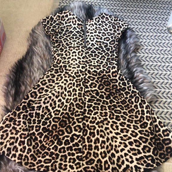 Small leopard dress with 1/4 zipper back - Picture 3 of 4